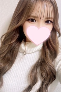つきな