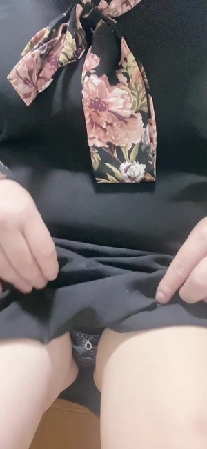 出勤パンチラ(10632) 水瀬(みずせ） (昭和道(ショウワロード)松阪店)