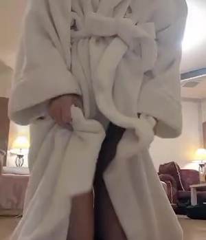 出勤パンチラ(10868) みおん (愛特急2006三重本店)