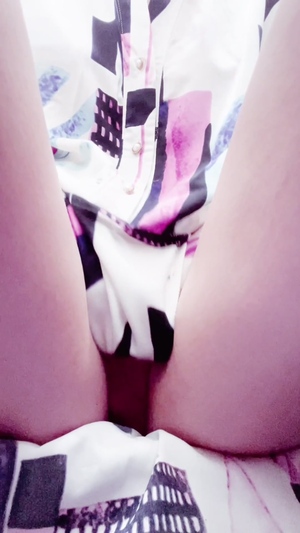 出勤パンチラ(11092) 栗田優里 (五十路マダム 三重松阪店)