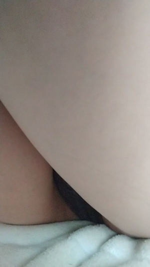 出勤パンチラ(11896) 穂坂 みらい (De愛急行 松阪店)