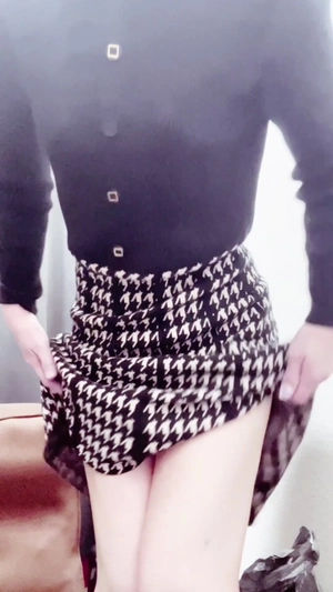 出勤パンチラ(13212) 栗田優里 (五十路マダム 三重松阪店)