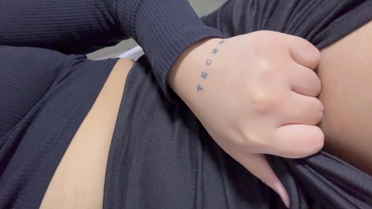 出勤パンチラ(13284) るる (昭和道（ショウワロード）松阪店)