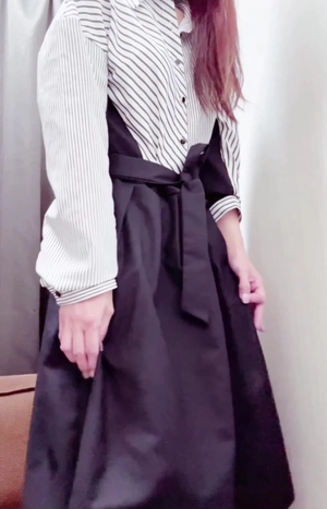 出勤パンチラ(15020) 栗田優里 (五十路マダム 三重松阪店)
