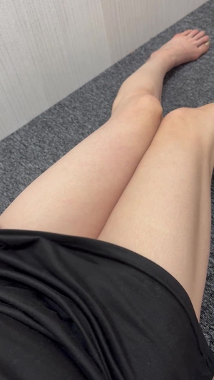 出勤パンチラ(5807) 徳田果穂 (五十路マダム 三重松阪店)