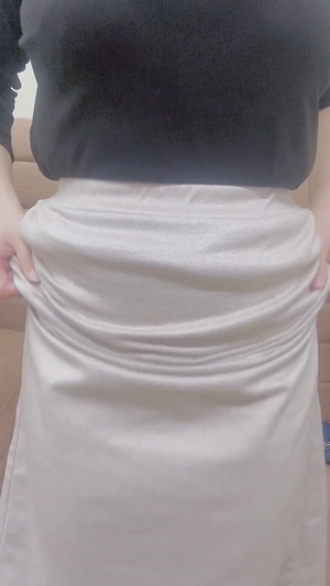 出勤パンチラ(6377) さえ (紳士な僕はふんわり彼女の調教師)