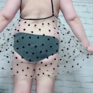 出勤パンチラ(7902) えま (昭和道(ショウワロード)松阪店)