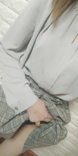 出勤パンチラ(8194) じゅりな (愛特急2006三重本店)