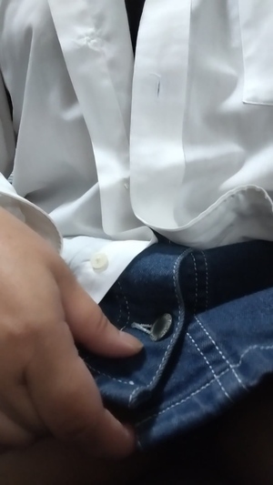 出勤パンチラ(9251) 小西梨奈 (五十路マダム 三重松阪店)