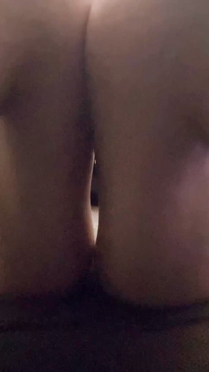 出勤パンチラ(9421) 栗田優里 (五十路マダム 三重松阪店)