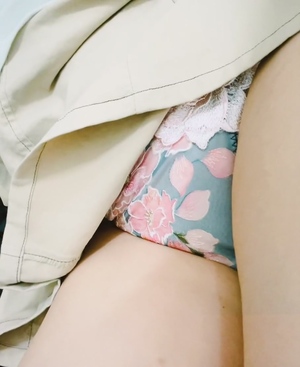 出勤パンチラ(9993) りさこ (愛特急2006三重本店)