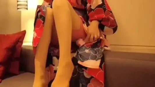 女の子動画(5924) かのん (シルクハット)